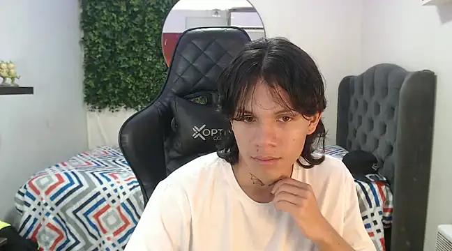 Snapshot of andy_dan18 chatting on 01.18.25 andy dan18 online show from 01.18.25