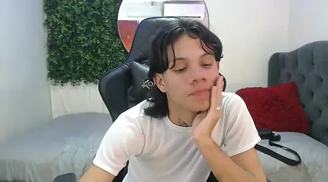 Snapshot of andy_dan18 chatting on 01.19.25 andy dan18 online show from 01.19.25