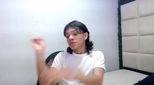 Snapshot of andy_dan18 chatting on 02.01.25 andy dan18 online show from 02.01.25