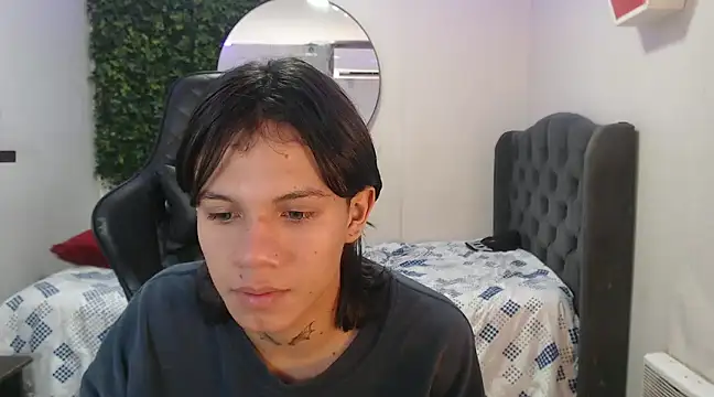 Snapshot of andy_dan18 chatting on 02.05.25 andy dan18 online show from 02.05.25