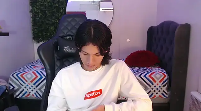 Snapshot of andy_dan18 chatting on 02.12.25 andy dan18 online show from 02.12.25