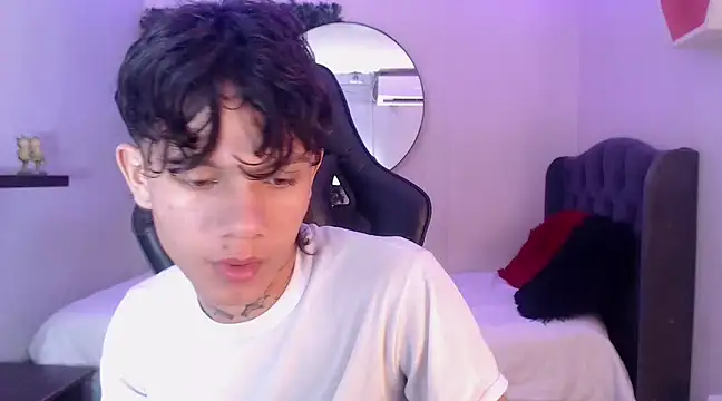 Snapshot of andy_dan18 chatting on 02.26.25 andy dan18 online show from 02.26.25