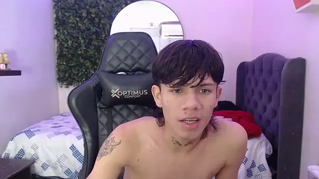 Snapshot of andy_dan18 chatting on 03.12.25 andy dan18 online show from 03.12.25