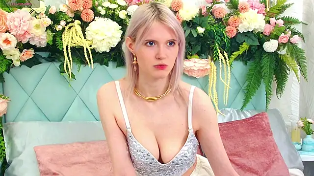 NellieLoyns online show from 10.20.25