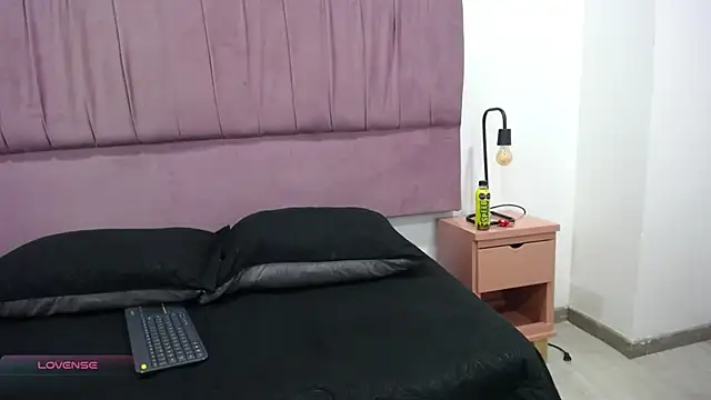 PamelaEvans   online show from 03.20.25