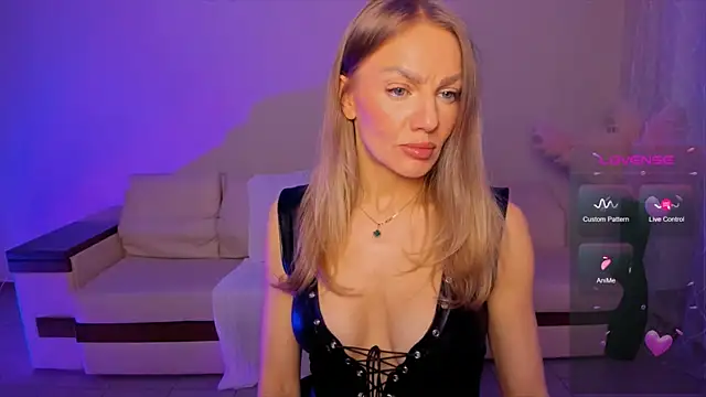 Snapshot of Oliva_Candy chatting on 04.24.26 Oliva Candy online show from 04.24.26