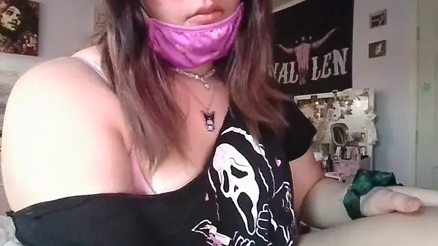 Snapshot of pink-hazee chatting on 02.24.25 pink-hazee online show from 02.24.25