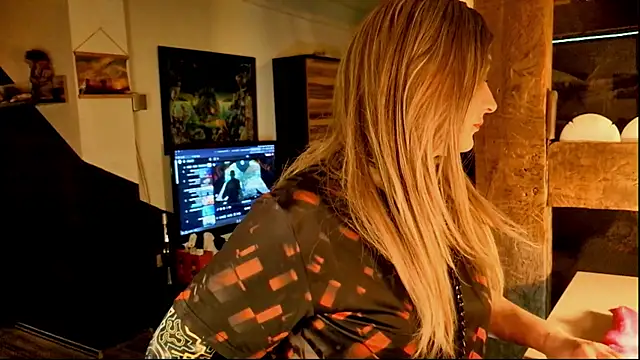 Snapshot of DYasmin69 chatting on 12.22.25 DYasmin69 online show from 12.22.25