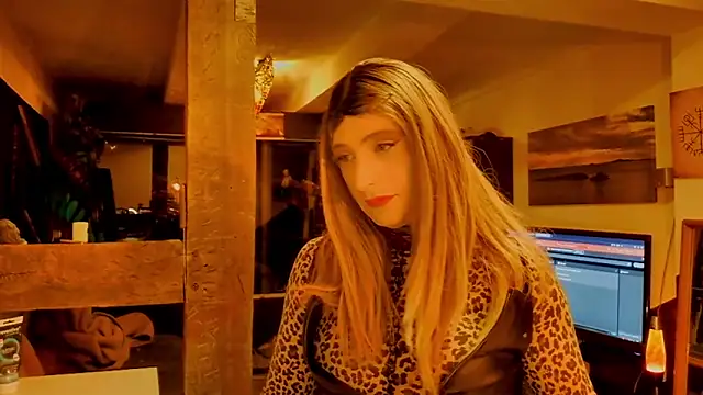 Snapshot of DYasmin69 chatting on 04.05.26 DYasmin69 online show from 04.05.26