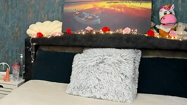 EmaLowe online show from 03.16.25