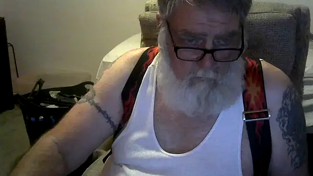 Snapshot of viejo_oso chatting on 05.13.26 viejo oso online show from 05.13.26