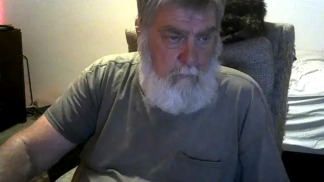 Snapshot of viejo_oso chatting on 05.17.26 viejo oso online show from 05.17.26