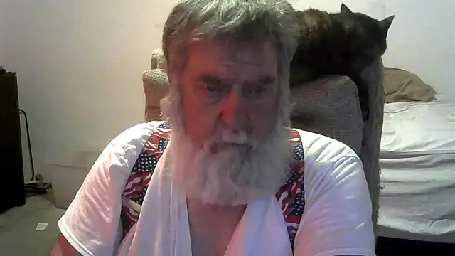 Snapshot of viejo_oso chatting on 06.11.26 viejo oso online show from 06.11.26