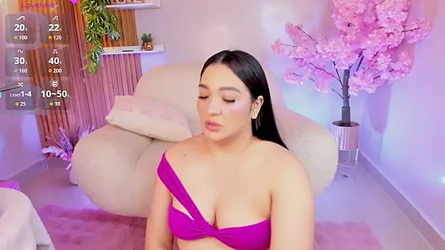 stefany duque1  online show from 09.19.25