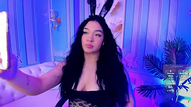 stefany duque1  online show from 10.31.25