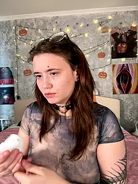 Sabrina shells online show from 10.30.25