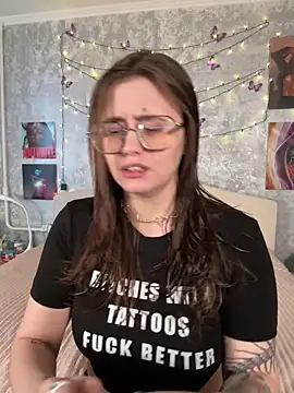 Sabrina shells online show from 12.04.25