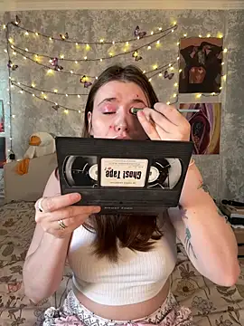 Sabrina shells online show from 12.19.25