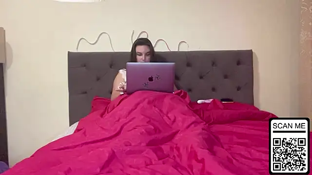 Dreamyblushfairy online show from 10.07.25