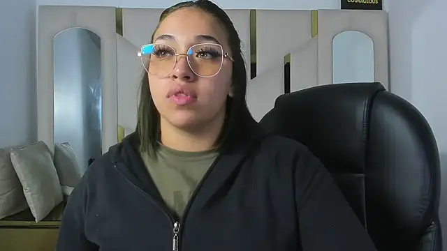 IsabellRodriguez18 online show from 01.13.26