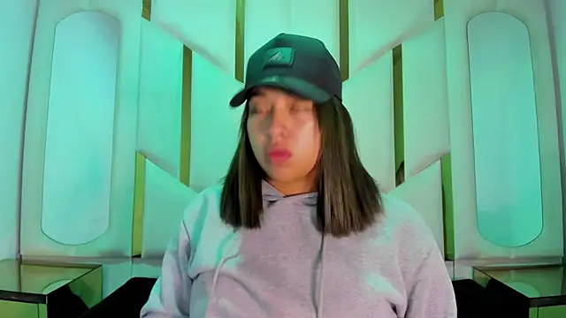 IsabellRodriguez18 online show from 04.13.26