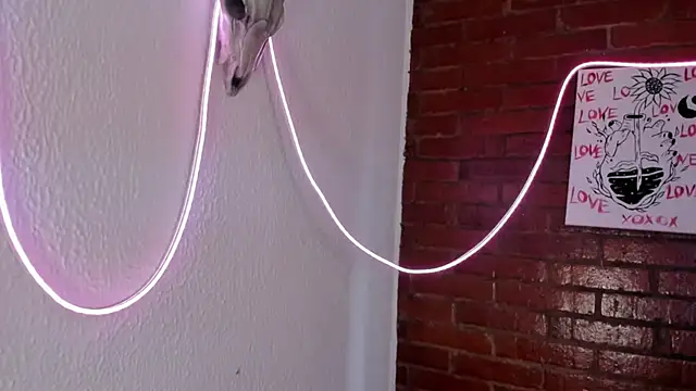 Snapshot of Hazelbrownn2000 chatting on 02.13.25 Hazelbrownn2000 online show from 02.13.25