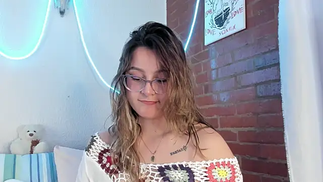 Snapshot of Hazelbrownn2000 chatting on 03.13.25 Hazelbrownn2000 online show from 03.13.25