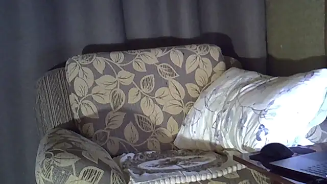 EllaJohnsonX online show from 04.04.26