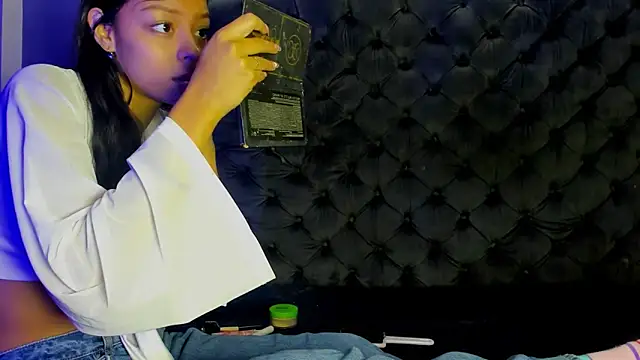 Snapshot of two_milkyway chatting on 02.28.25 two milkyway online show from 02.28.25
