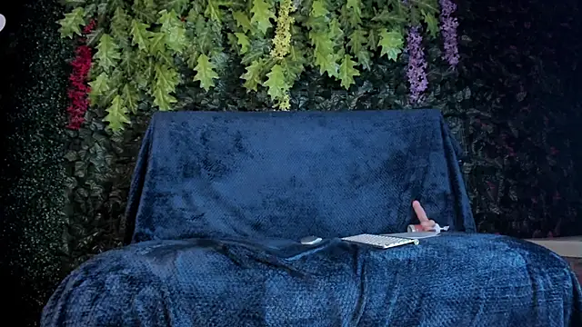 Snapshot of Samantha__cooper chatting on 02.19.25 Samantha  cooper online show from 02.19.25