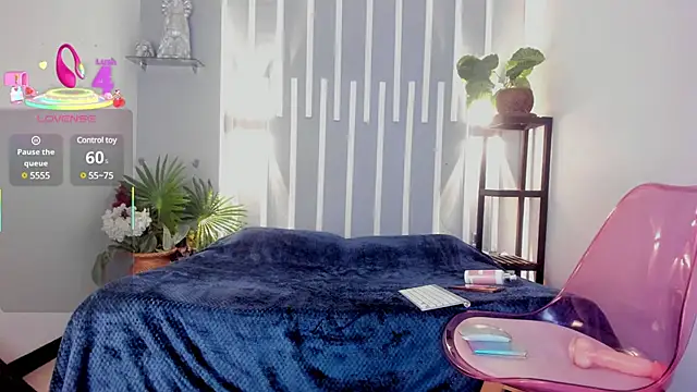 Snapshot of Samantha__cooper chatting on 03.07.25 Samantha  cooper online show from 03.07.25