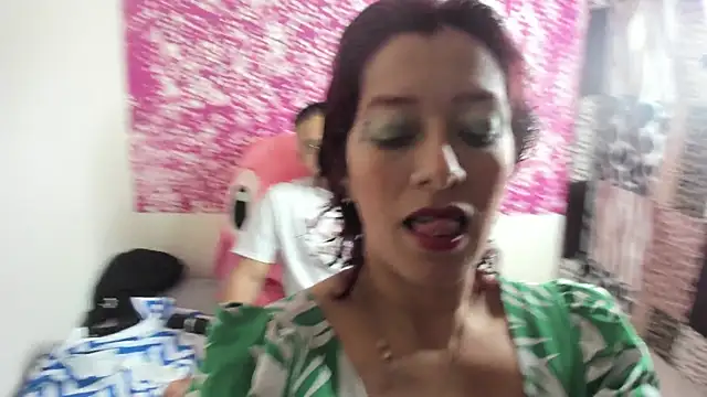 Snapshot of Laura_hellss chatting on 10.21.25 Laura hellss online show from 10.21.25