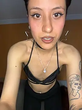 Snapshot of indira_k chatting on 06.26.26 indira k online show from 06.26.26