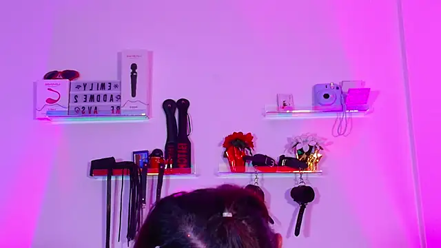 EmiF26 online show from 11.21.25