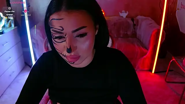 evanew  online show from 10.31.25