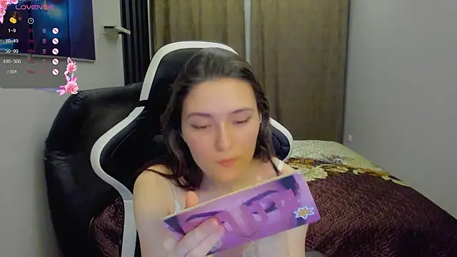 Snapshot of niki_cutes chatting on 02.01.26 niki cutes online show from 02.01.26