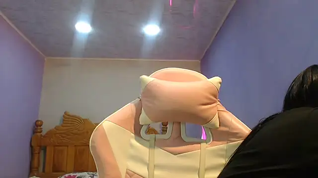 Coral0403 online show from 11.17.25