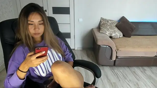 karishee online show from 12.17.25