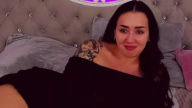 KimKhallifa online show from 01.31.25