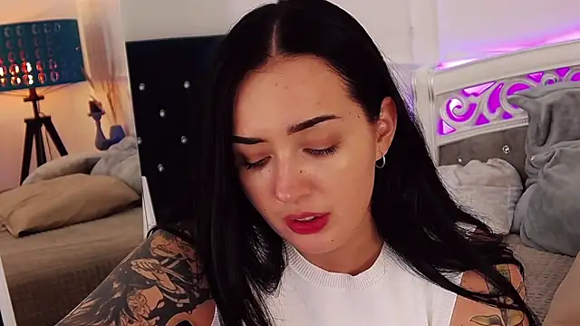 KimKhallifa online show from 03.19.25