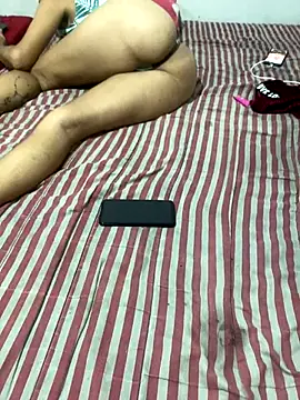 Snapshot of casalhot2533 chatting on 11.18.25 casalhot2533 online show from 11.18.25