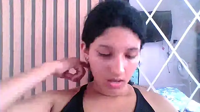 Snapshot of emmariders2 chatting on 01.28.25 emmariders2 online show from 01.28.25