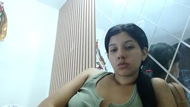 Snapshot of emmariders2 chatting on 02.25.25 emmariders2 online show from 02.25.25