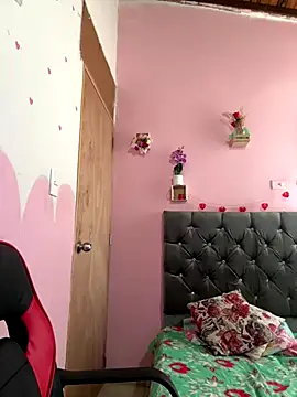 Snapshot of emmariders2 chatting on 09.23.25 emmariders2 online show from 09.23.25