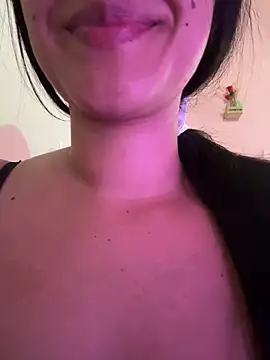 Snapshot of emmariders2 chatting on 09.27.25 emmariders2 online show from 09.27.25