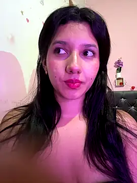 Snapshot of emmariders2 chatting on 10.08.25 emmariders2 online show from 10.08.25