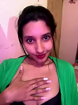 Snapshot of emmariders2 chatting on 10.19.25 emmariders2 online show from 10.19.25