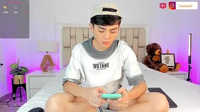 Maxi little online show from 11.22.25