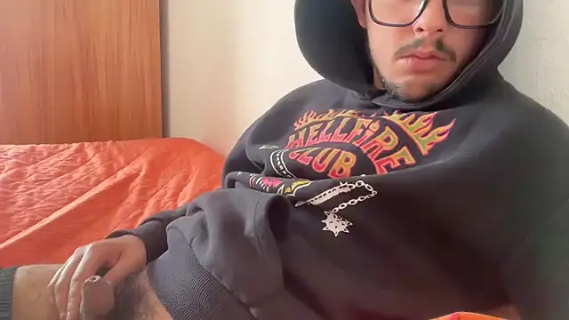 Snapshot of mauri200 chatting on 04.13.26 mauri200 online show from 04.13.26