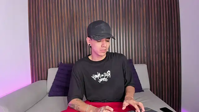 Snapshot of saul_novak chatting on 01.23.25 saul novak online show from 01.23.25